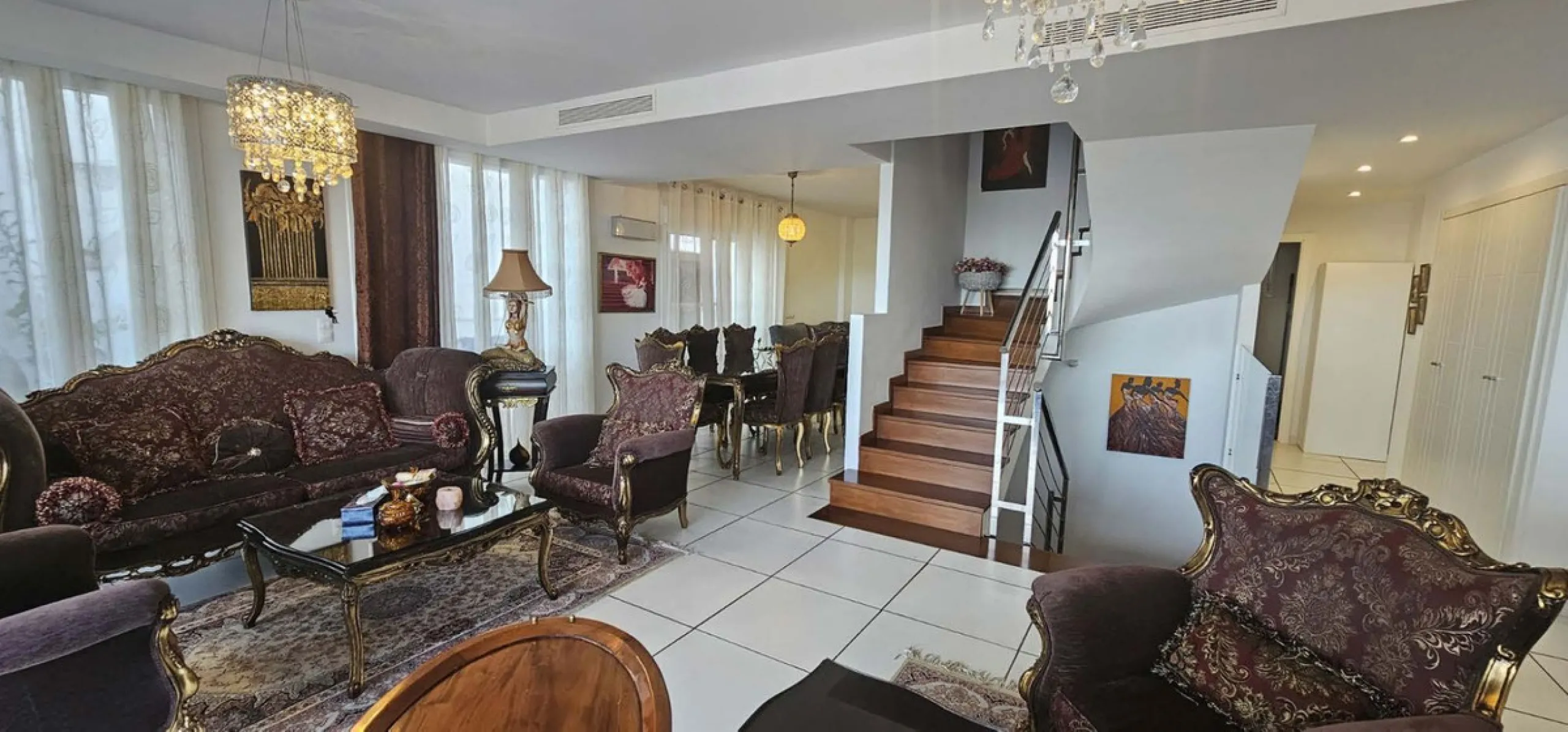 Experience Mediterranean living at its finest in this exceptional 4-bedroom, 5-bathroom luxury detached house located in the prestigious BigBlue residential complex in Torremuelle, Benalmádena.