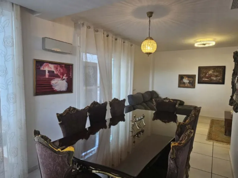 Experience Mediterranean living at its finest in this exceptional 4-bedroom, 5-bathroom luxury detached house located in the prestigious BigBlue residential complex in Torremuelle, Benalmádena.