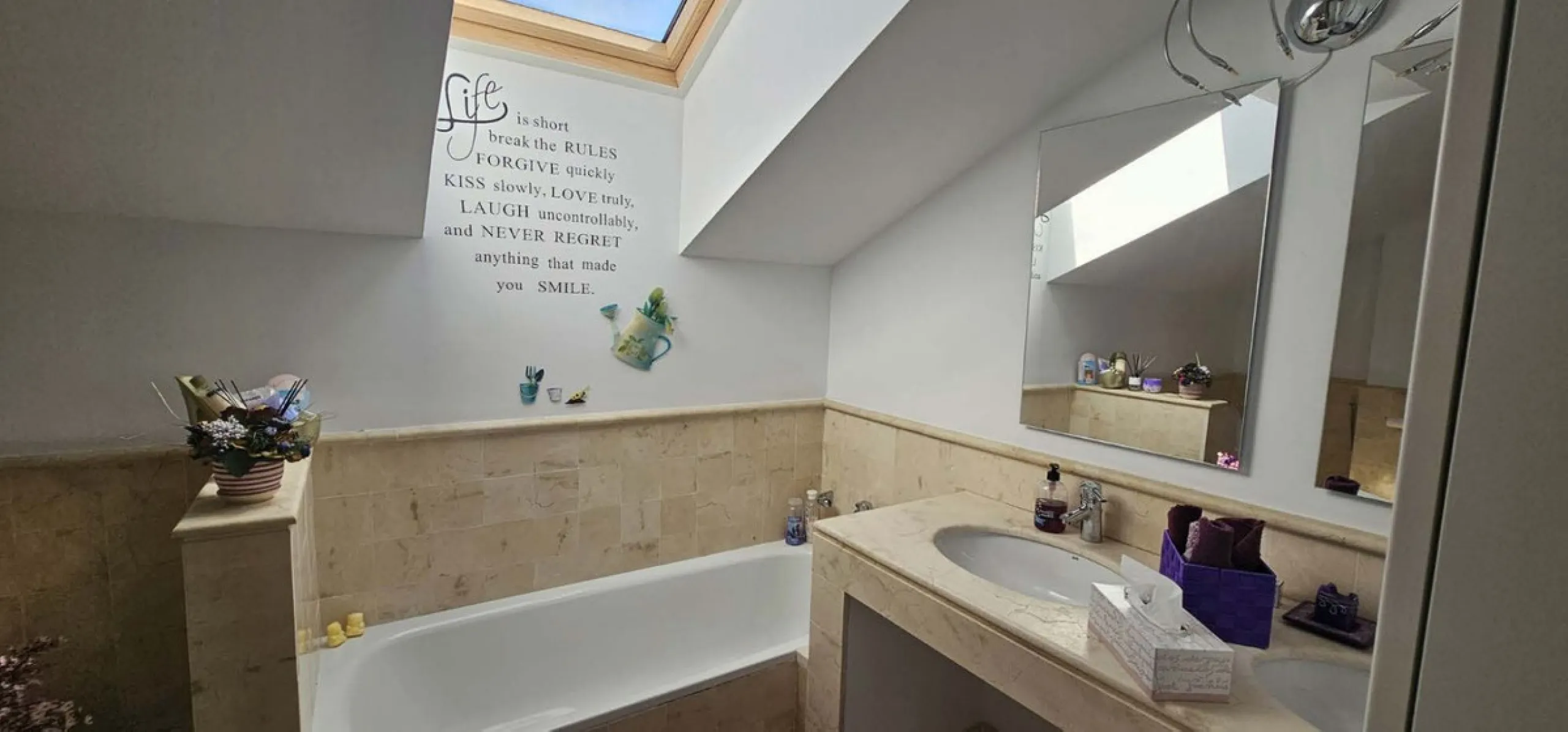 Experience Mediterranean living at its finest in this exceptional 4-bedroom, 5-bathroom luxury detached house located in the prestigious BigBlue residential complex in Torremuelle, Benalmádena.