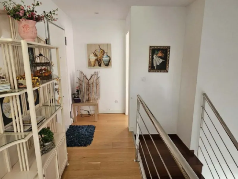 Experience Mediterranean living at its finest in this exceptional 4-bedroom, 5-bathroom luxury detached house located in the prestigious BigBlue residential complex in Torremuelle, Benalmádena.