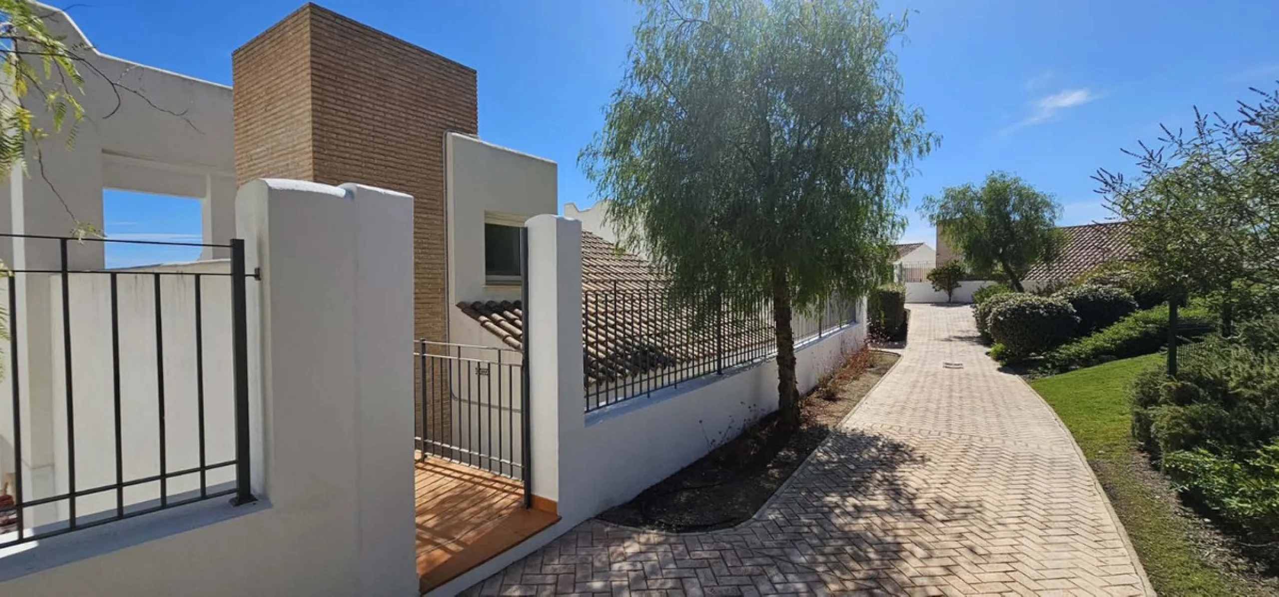 Experience Mediterranean living at its finest in this exceptional 4-bedroom, 5-bathroom luxury detached house located in the prestigious BigBlue residential complex in Torremuelle, Benalmádena.