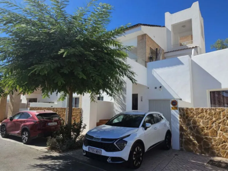 Experience Mediterranean living at its finest in this exceptional 4-bedroom, 5-bathroom luxury detached house located in the prestigious BigBlue residential complex in Torremuelle, Benalmádena.