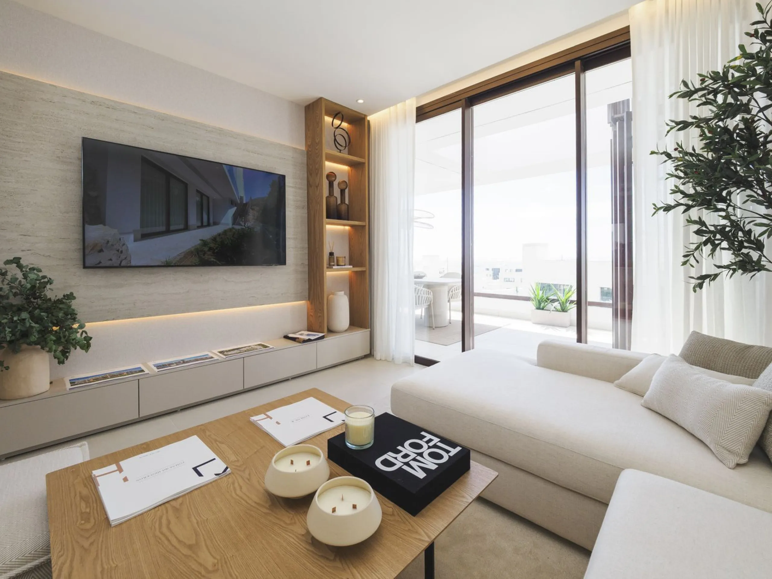 This spectacular brand new penthouse, located in one of the best areas of the exclusive El Higuerón.
