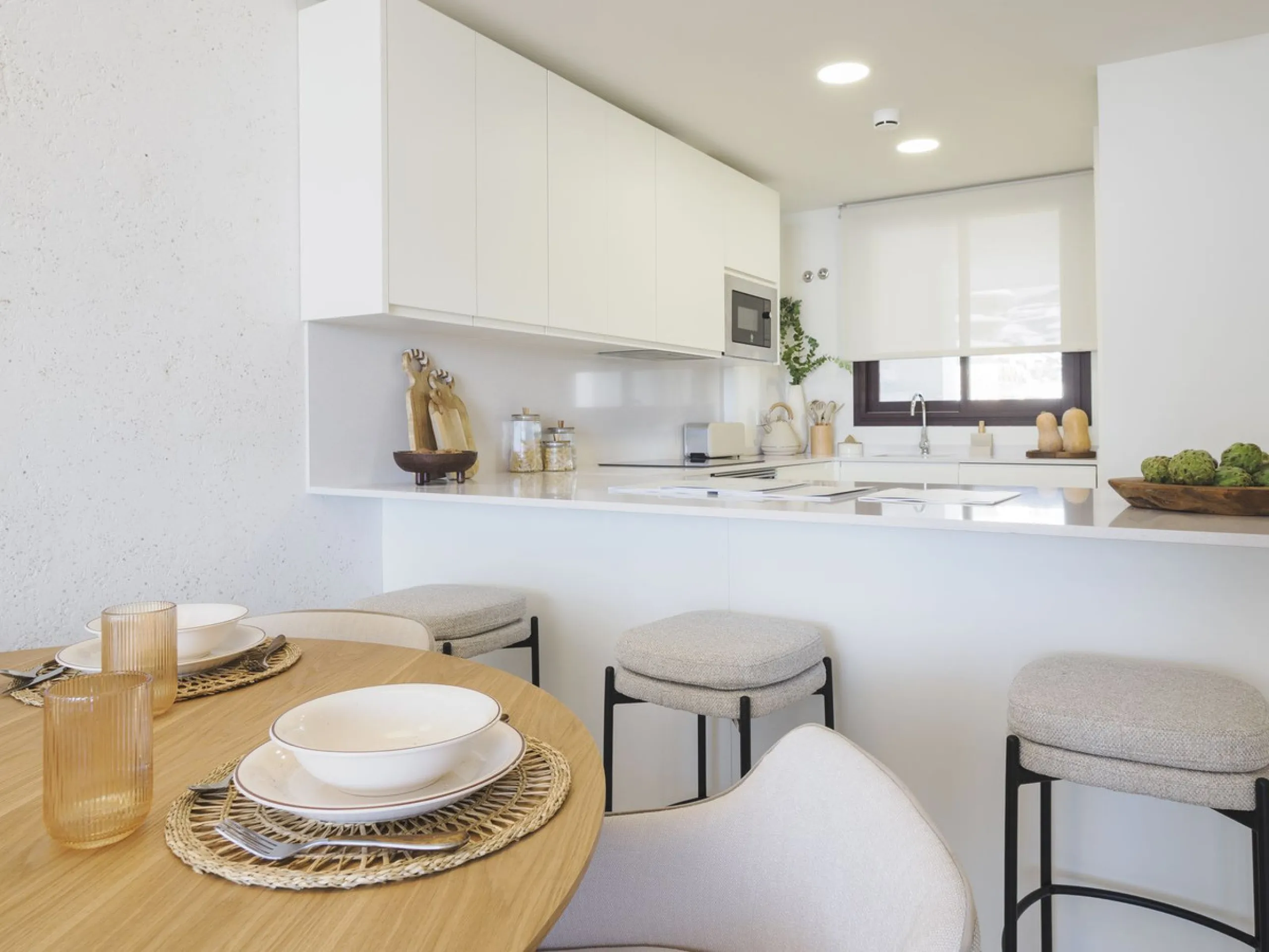 This spectacular brand new penthouse, located in one of the best areas of the exclusive El Higuerón.
