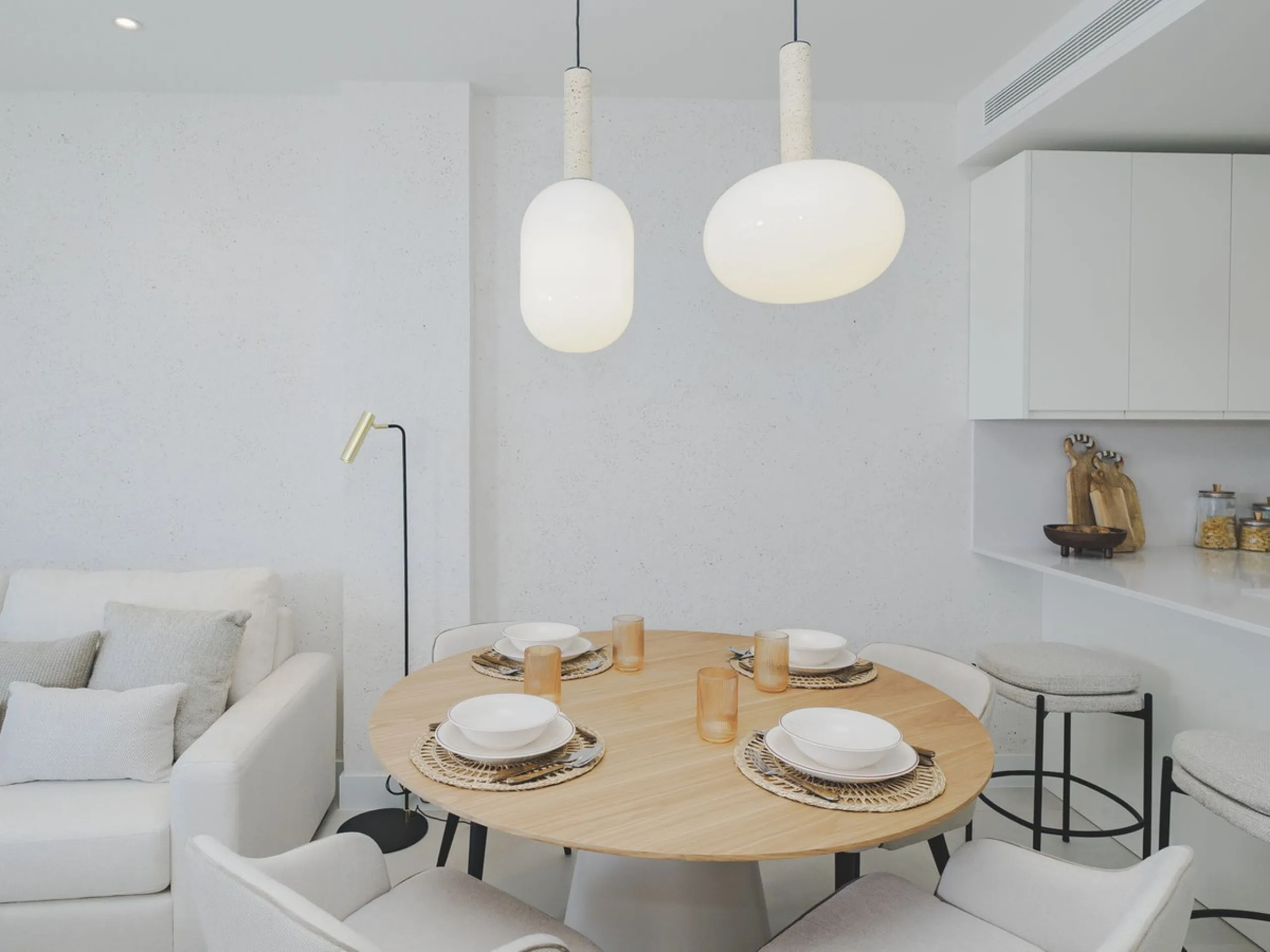 This spectacular brand new penthouse, located in one of the best areas of the exclusive El Higuerón.