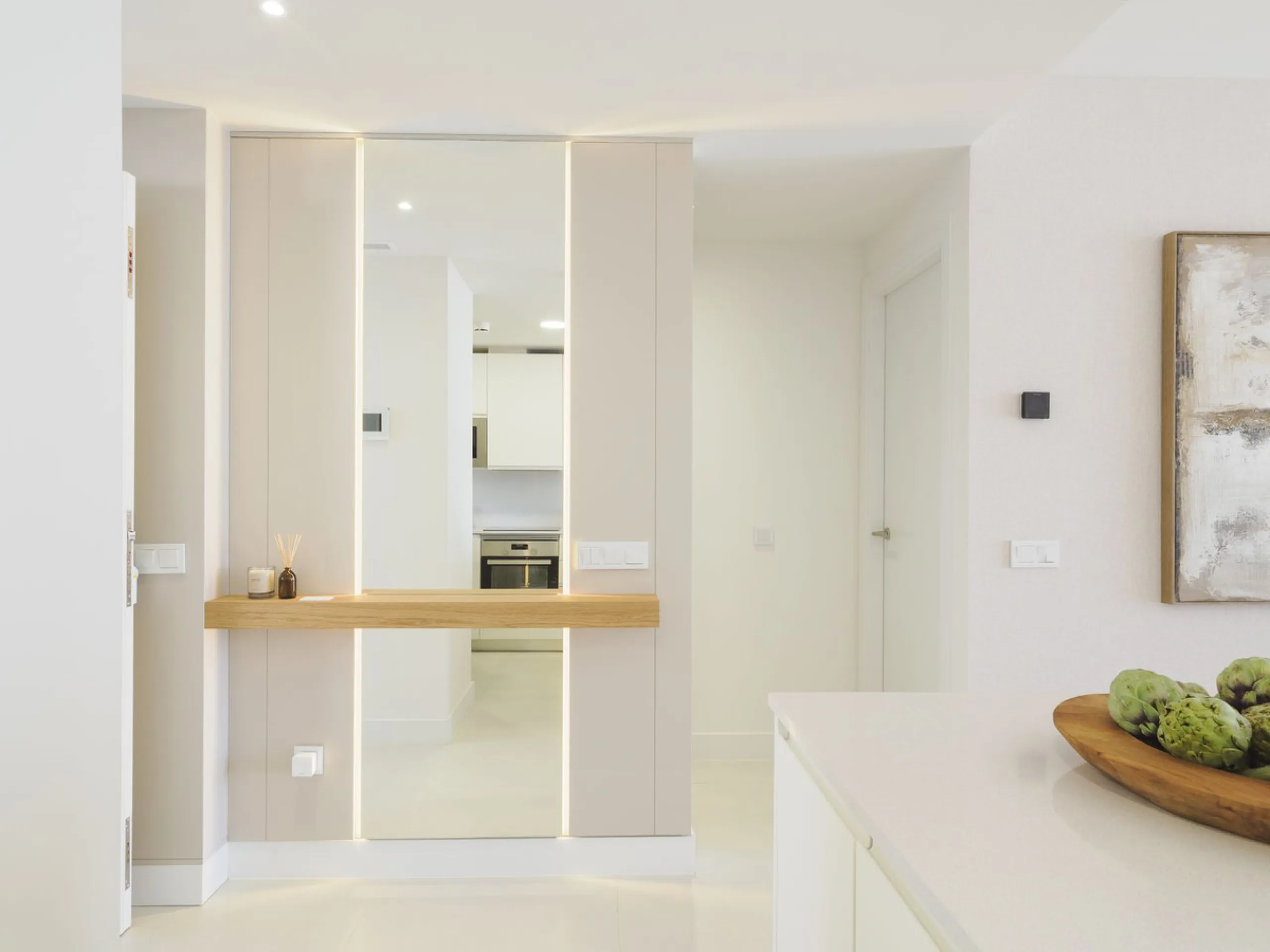 This spectacular brand new penthouse, located in one of the best areas of the exclusive El Higuerón.