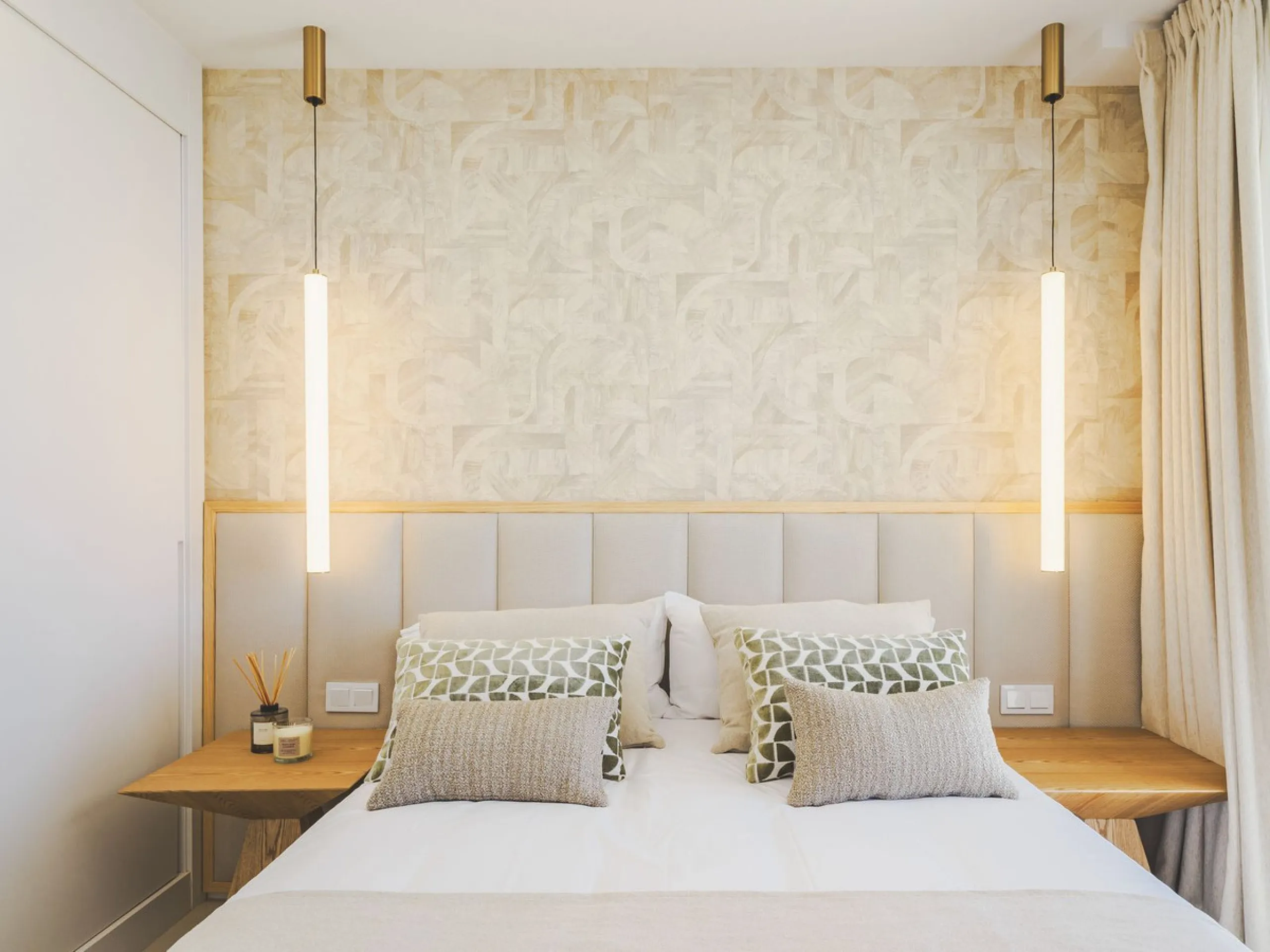 This spectacular brand new penthouse, located in one of the best areas of the exclusive El Higuerón.