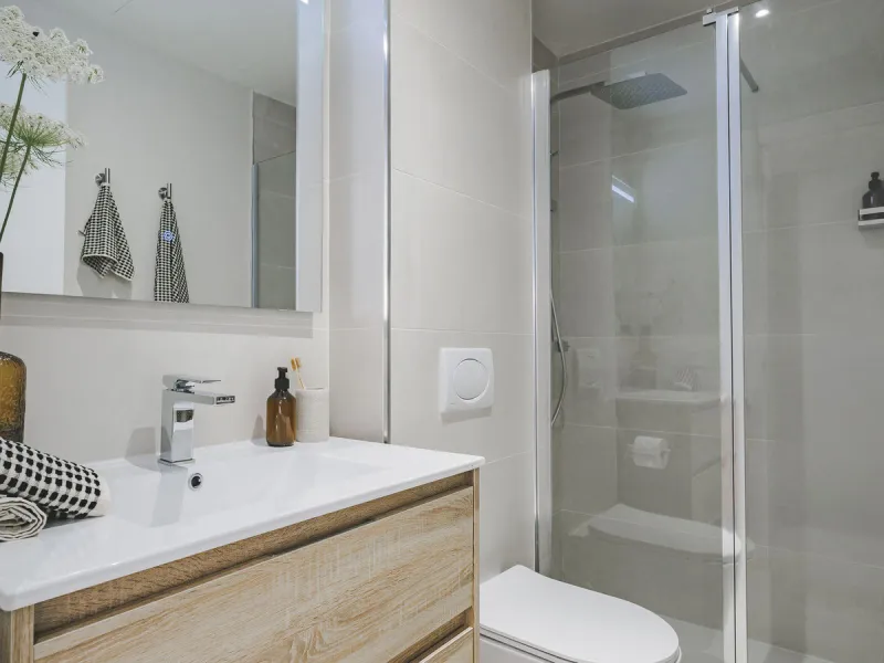 This spectacular brand new penthouse, located in one of the best areas of the exclusive El Higuerón.