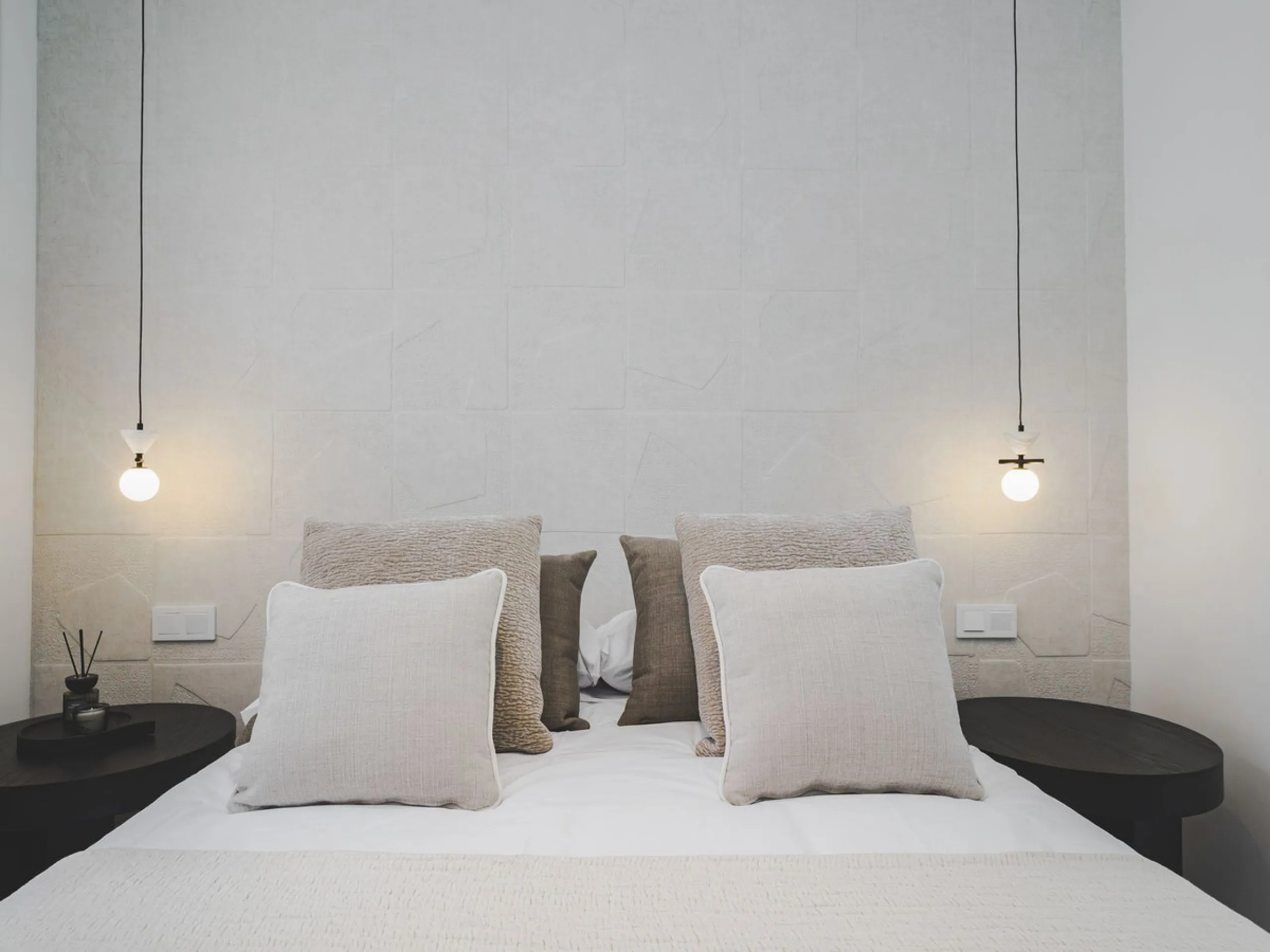 This spectacular brand new penthouse, located in one of the best areas of the exclusive El Higuerón.