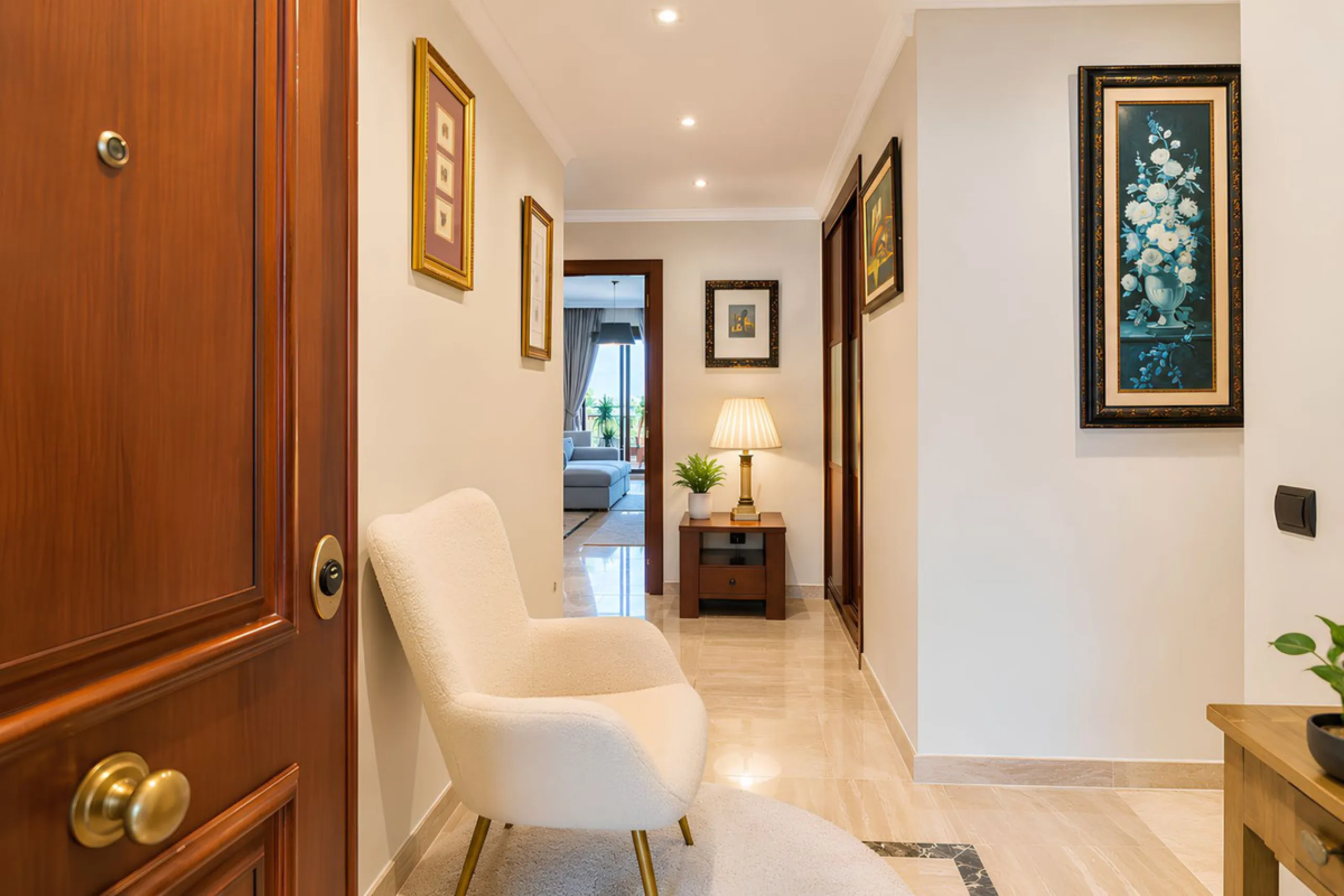Apartment - Middle Floor Apartment в продаже в Fuengirola, Málaga. В доме 4 спален и 4 ванных комнат. Площадь дома 220 м²