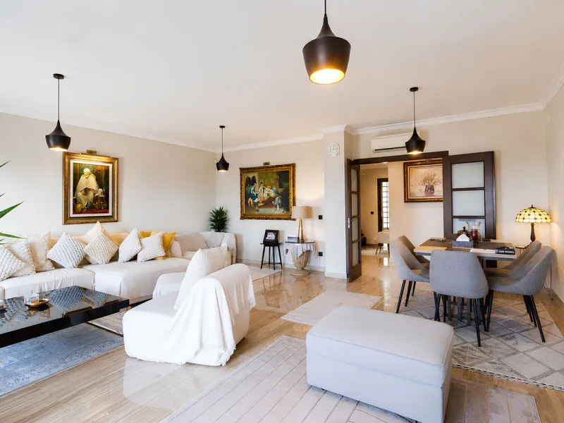 Apartment - Middle Floor Apartment в продаже в Fuengirola, Málaga. В доме 4 спален и 4 ванных комнат. Площадь дома 220 м²