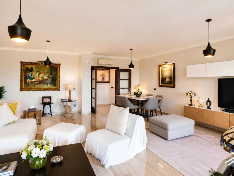 Apartment - Middle Floor Apartment в продаже в Fuengirola, Málaga. В доме 4 спален и 4 ванных комнат. Площадь дома 220 м²