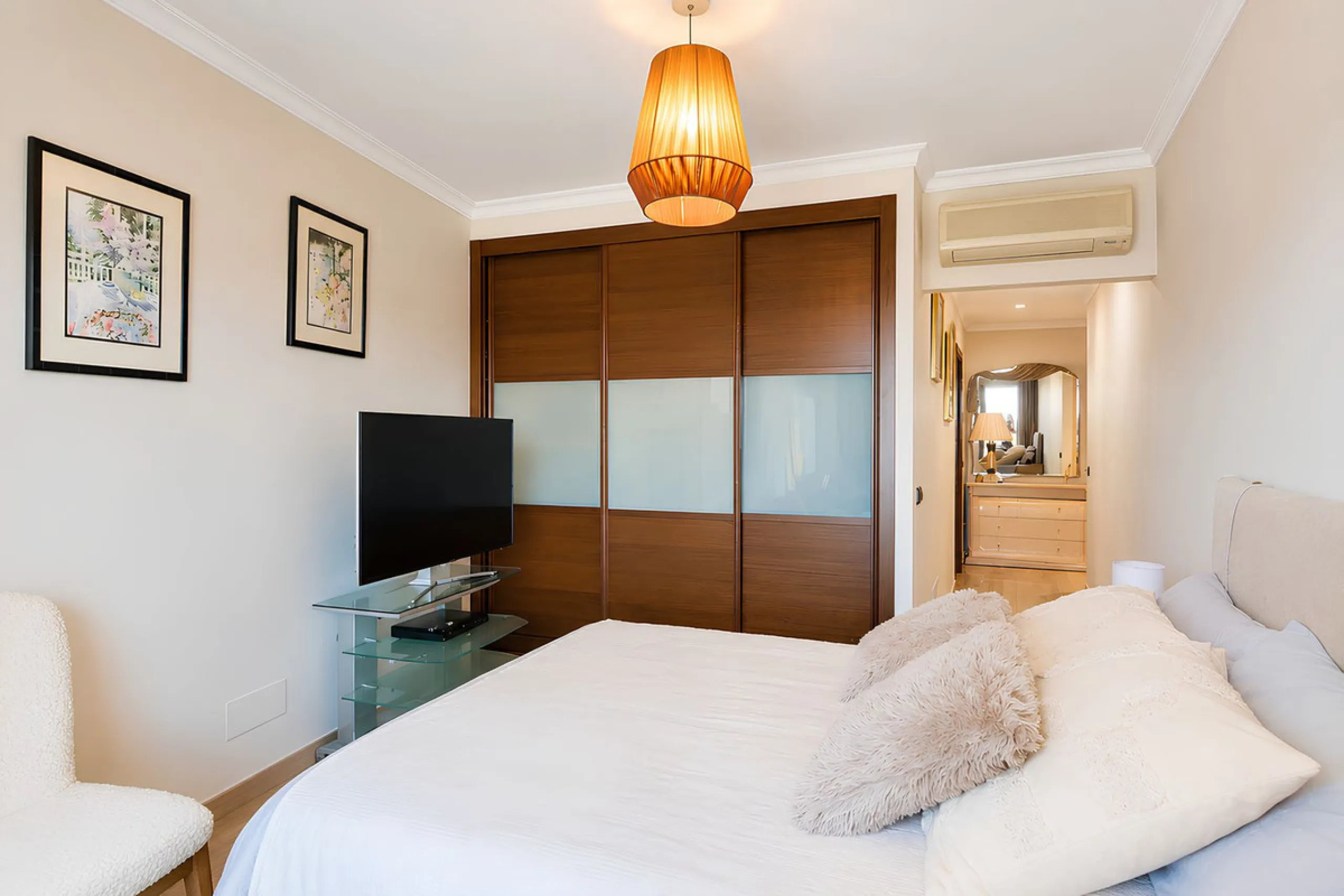 Apartment - Middle Floor Apartment в продаже в Fuengirola, Málaga. В доме 4 спален и 4 ванных комнат. Площадь дома 220 м²
