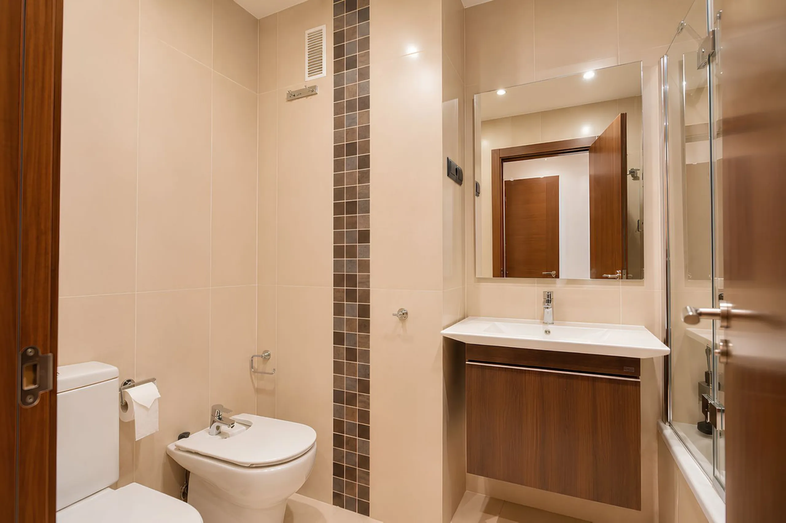 Apartment - Middle Floor Apartment в продаже в Fuengirola, Málaga. В доме 4 спален и 4 ванных комнат. Площадь дома 220 м²