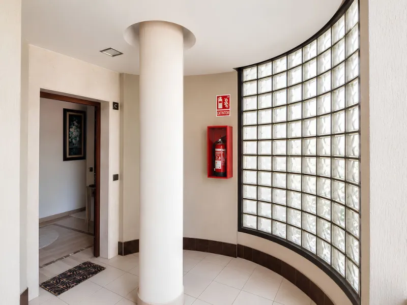 Apartment - Middle Floor Apartment в продаже в Fuengirola, Málaga. В доме 4 спален и 4 ванных комнат. Площадь дома 220 м²