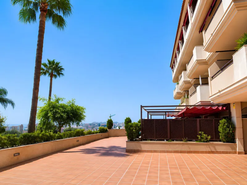 Apartment - Middle Floor Apartment в продаже в Fuengirola, Málaga. В доме 4 спален и 4 ванных комнат. Площадь дома 220 м²