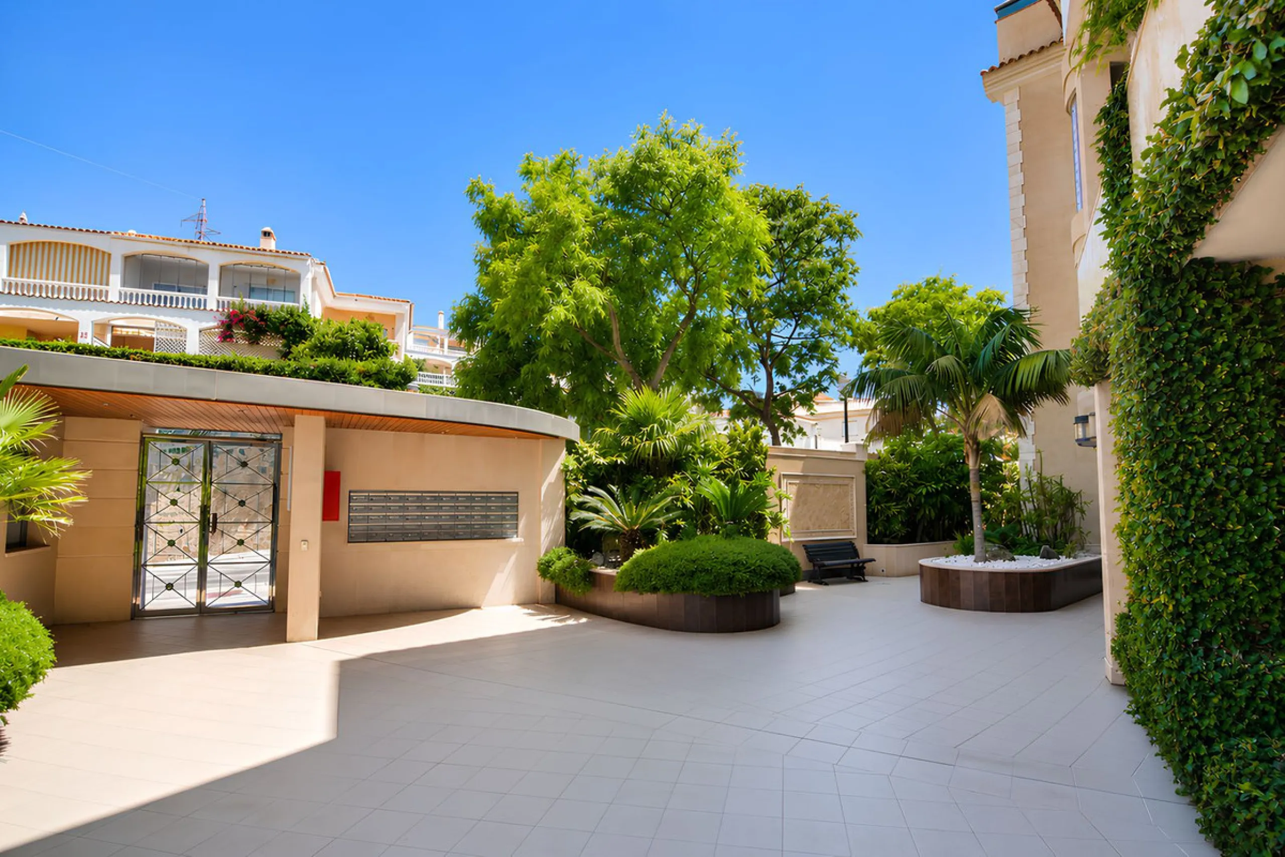 Apartment - Middle Floor Apartment в продаже в Fuengirola, Málaga. В доме 4 спален и 4 ванных комнат. Площадь дома 220 м²