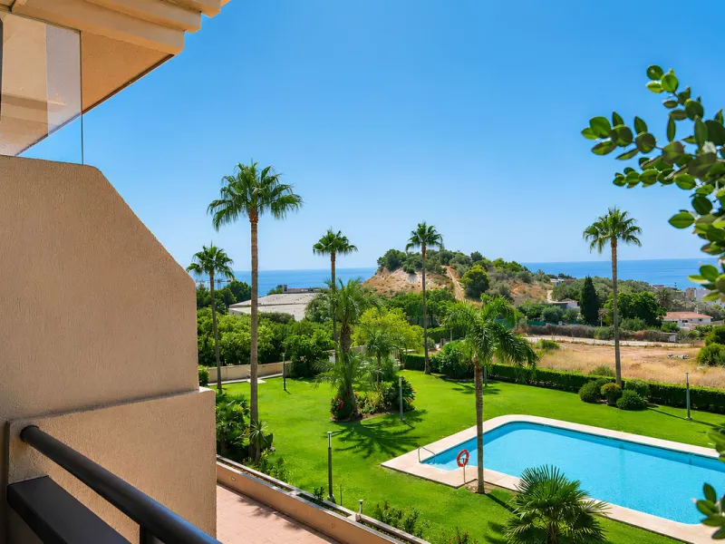 Apartment - Middle Floor Apartment в продаже в Fuengirola, Málaga. В доме 4 спален и 4 ванных комнат. Площадь дома 220 м²