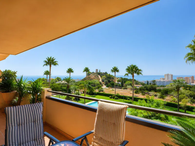 Apartment - Middle Floor Apartment в продаже в Fuengirola, Málaga. В доме 4 спален и 4 ванных комнат. Площадь дома 220 м²