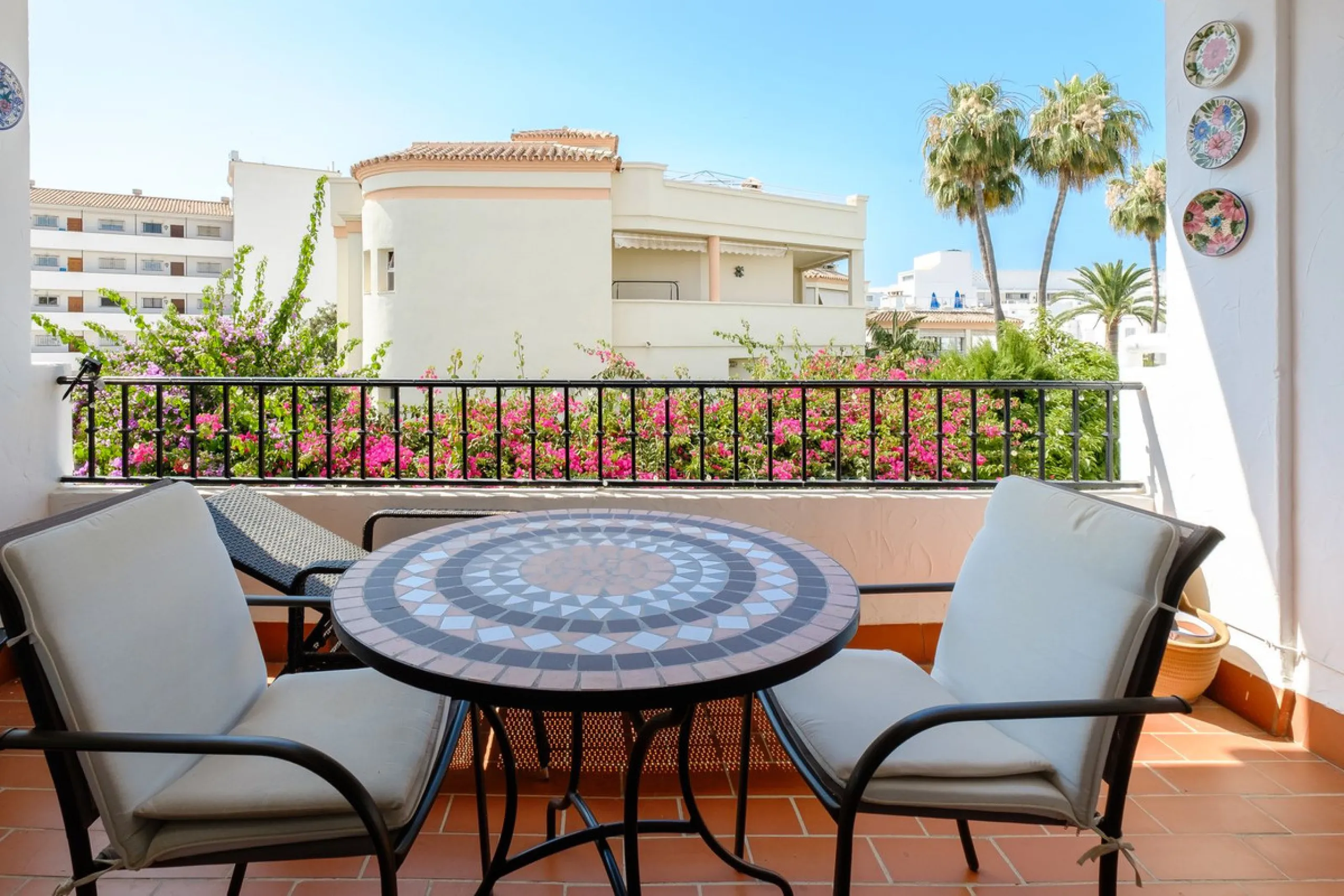 Stylish 2-Bedroom Apartment with Pool and Garden Views in Central Nerja – €550,000