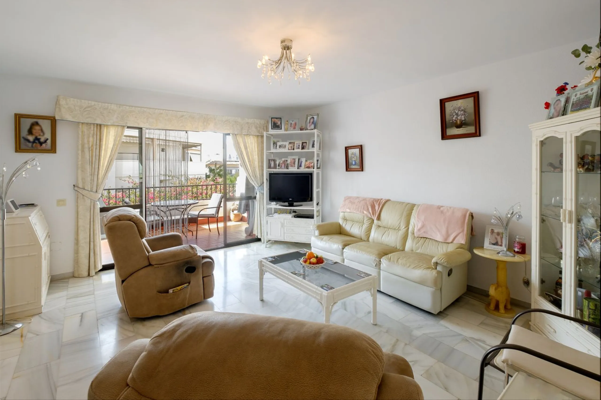 Stylish 2-Bedroom Apartment with Pool and Garden Views in Central Nerja – €550,000