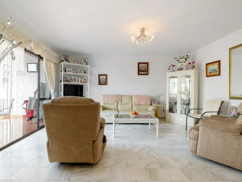 Stylish 2-Bedroom Apartment with Pool and Garden Views in Central Nerja – €550,000