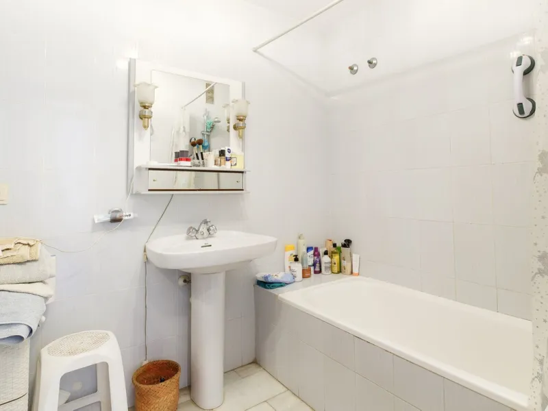 Stylish 2-Bedroom Apartment with Pool and Garden Views in Central Nerja – €550,000