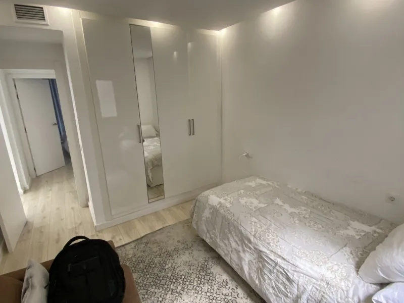 We present a stylish 2.5 Bed/2 Bath Modern Renovated Apartment in Playas Rocío, Puerto Banús (Beachfront Development) for Sale with Private Underground Parking Included in the price! €825,000.