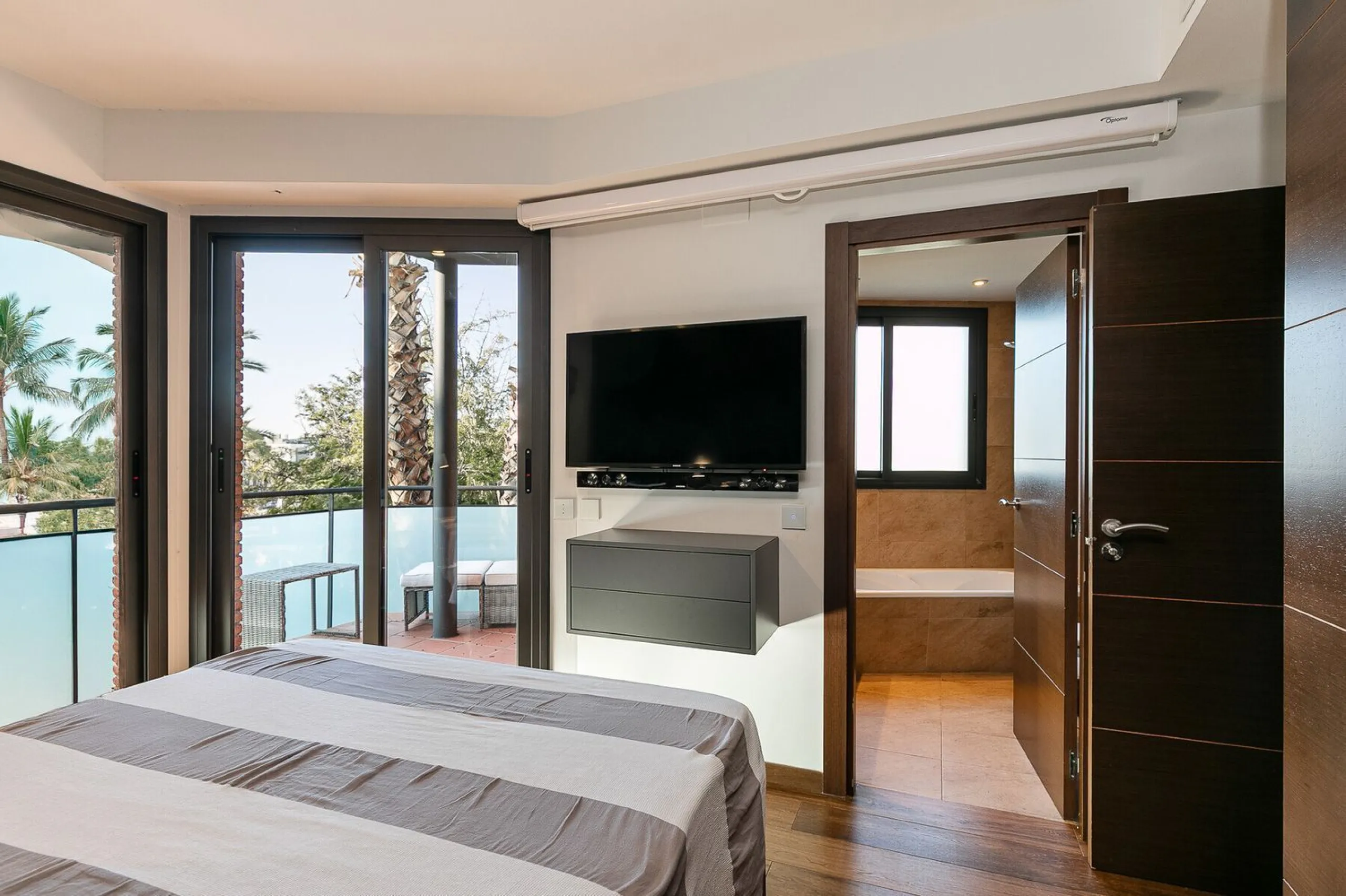 Exclusive villa with panoramic views in Sitges