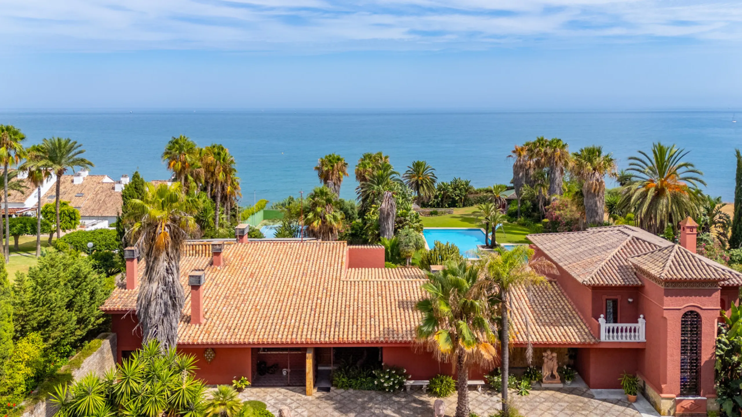 Außergewöhnliches Anwesen in erster Meereslinie an der Neuen Goldenen Meile, Estepona