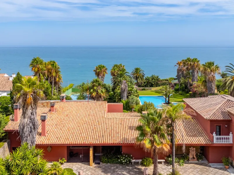Außergewöhnliches Anwesen in erster Meereslinie an der Neuen Goldenen Meile, Estepona