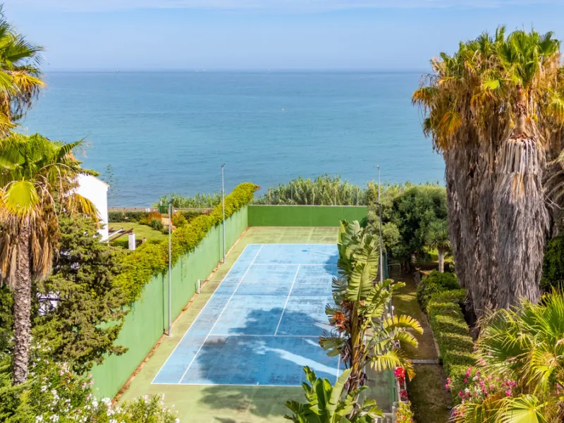 Außergewöhnliches Anwesen in erster Meereslinie an der Neuen Goldenen Meile, Estepona