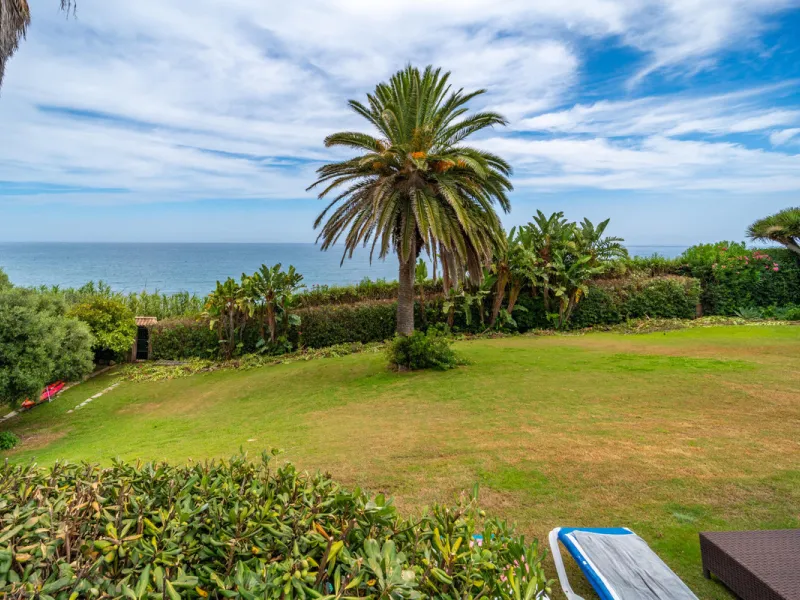 Außergewöhnliches Anwesen in erster Meereslinie an der Neuen Goldenen Meile, Estepona