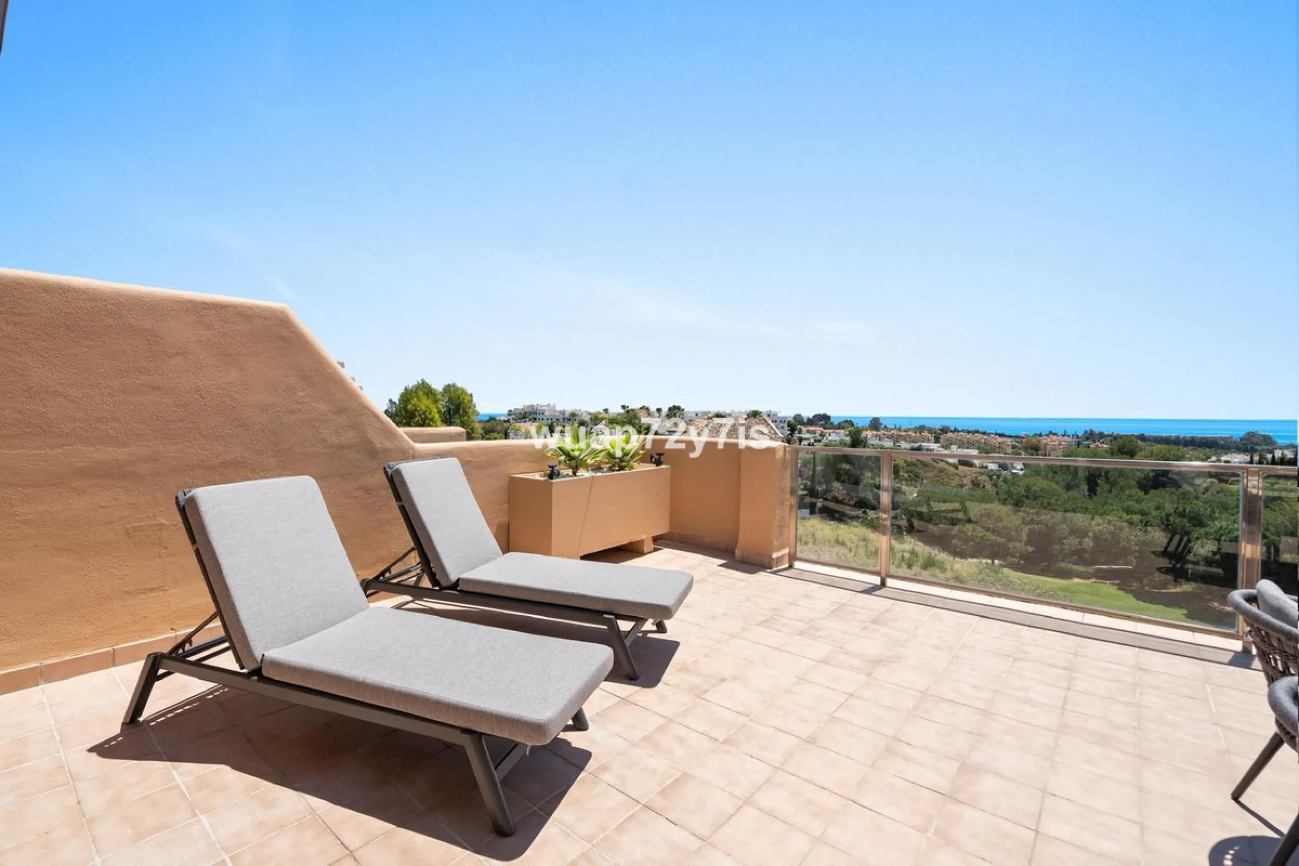 Stunning 2-Bedroom Penthouse – La Resina Golf, Selwo, Estepona