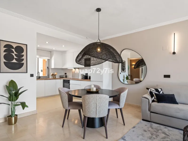 Stunning 2-Bedroom Penthouse – La Resina Golf, Selwo, Estepona
