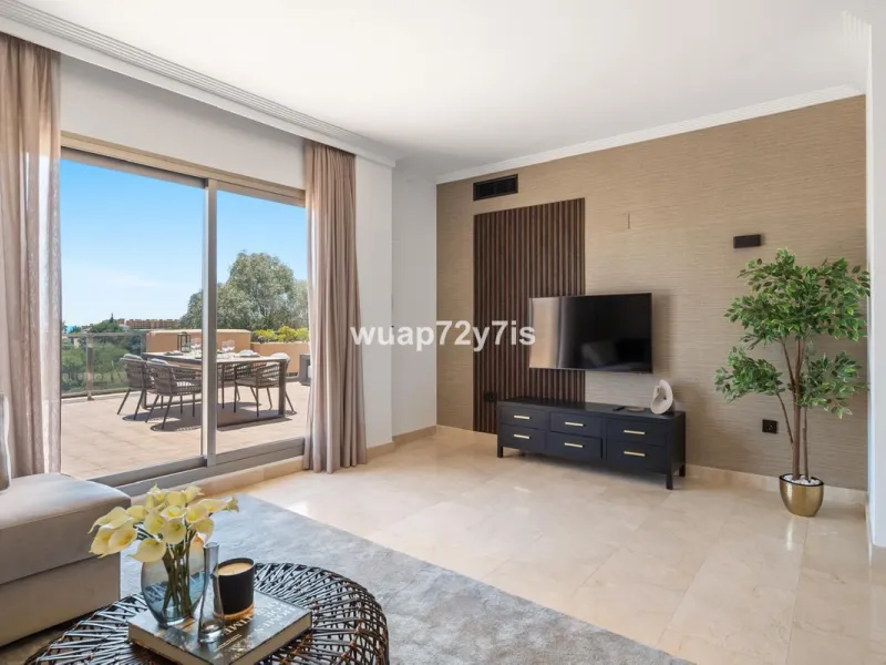 Stunning 2-Bedroom Penthouse – La Resina Golf, Selwo, Estepona