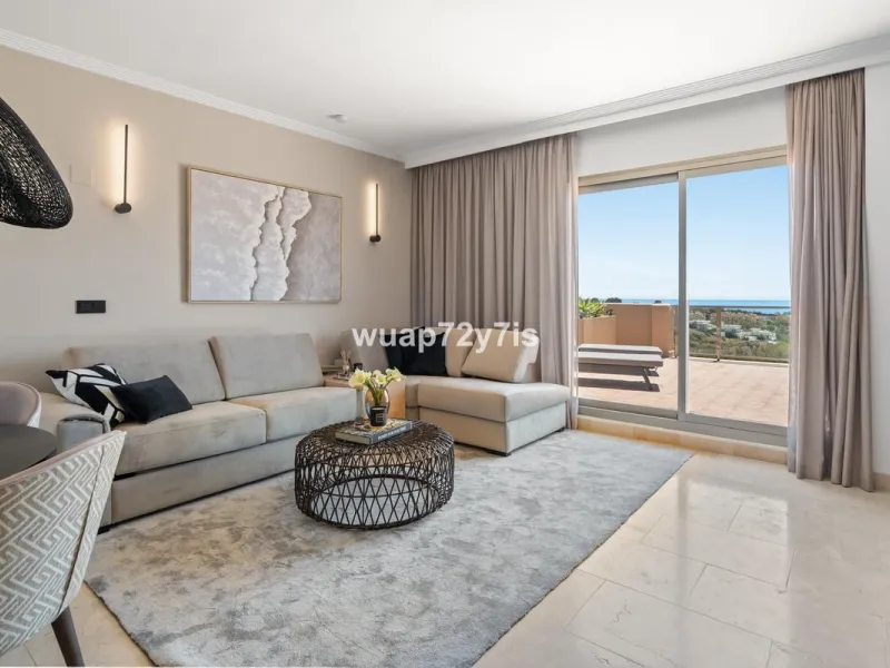 Stunning 2-Bedroom Penthouse – La Resina Golf, Selwo, Estepona