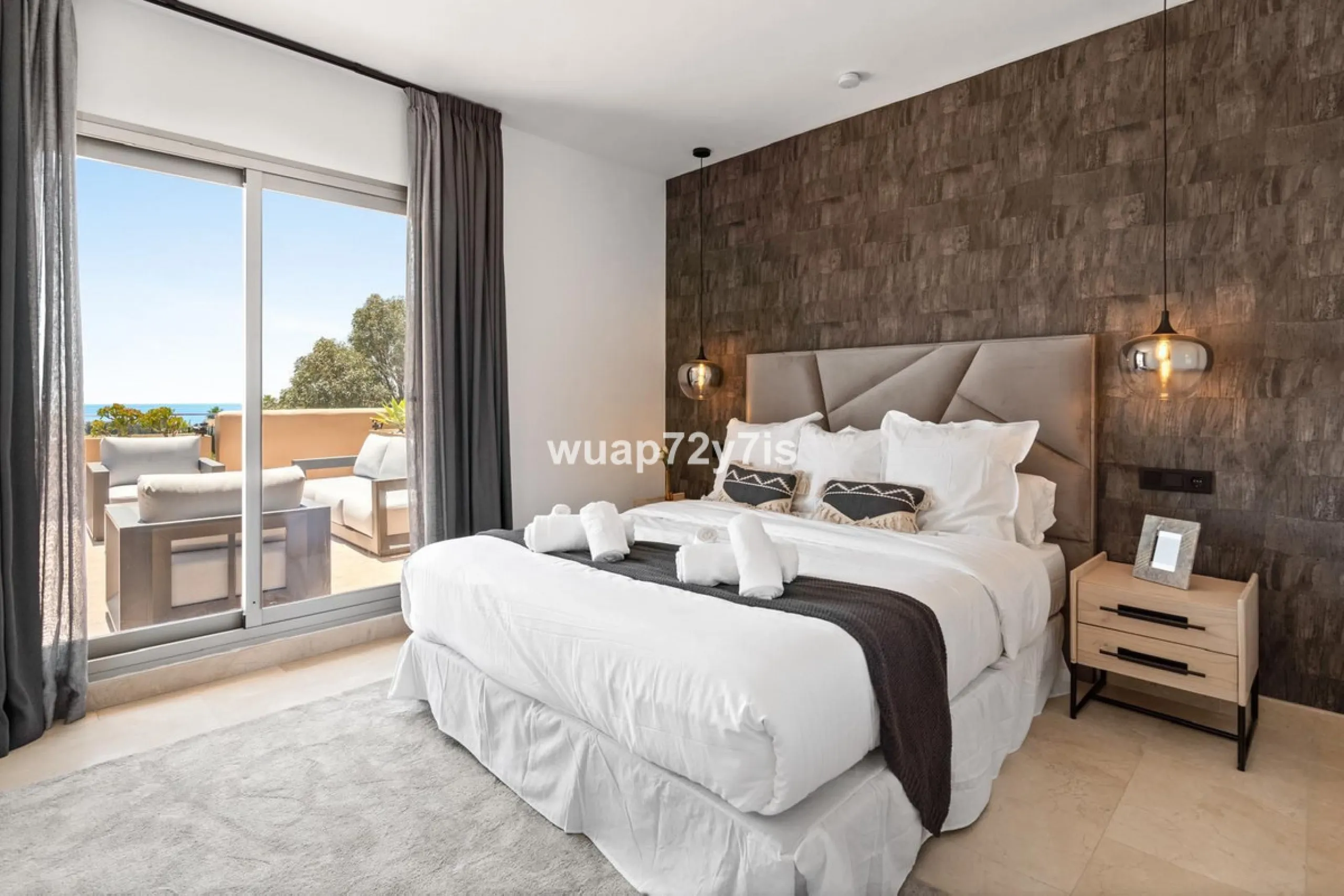 Stunning 2-Bedroom Penthouse – La Resina Golf, Selwo, Estepona