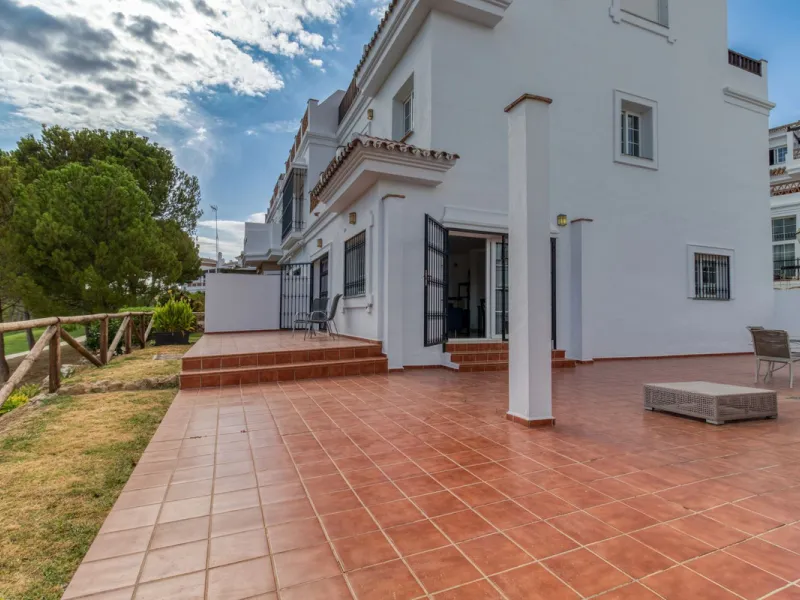 Very spacious home in the scenic Golf Resort near Malaga.