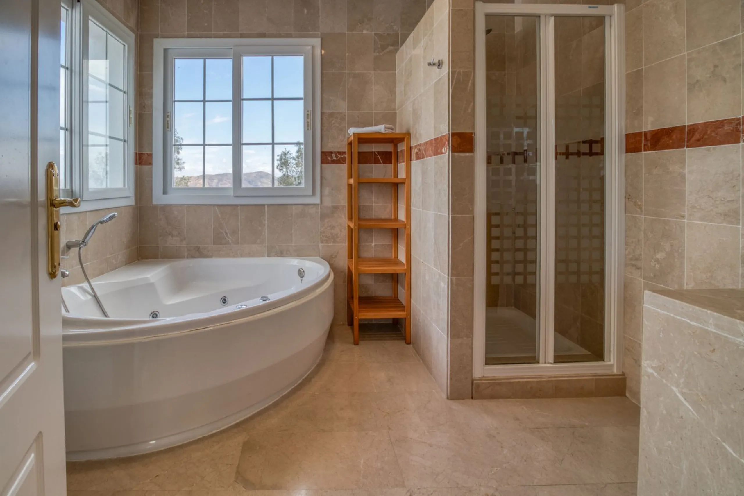 Very spacious home in the scenic Golf Resort near Malaga.