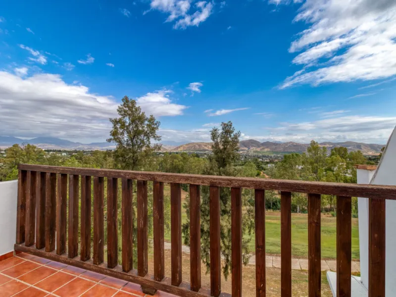 Very spacious home in the scenic Golf Resort near Malaga.