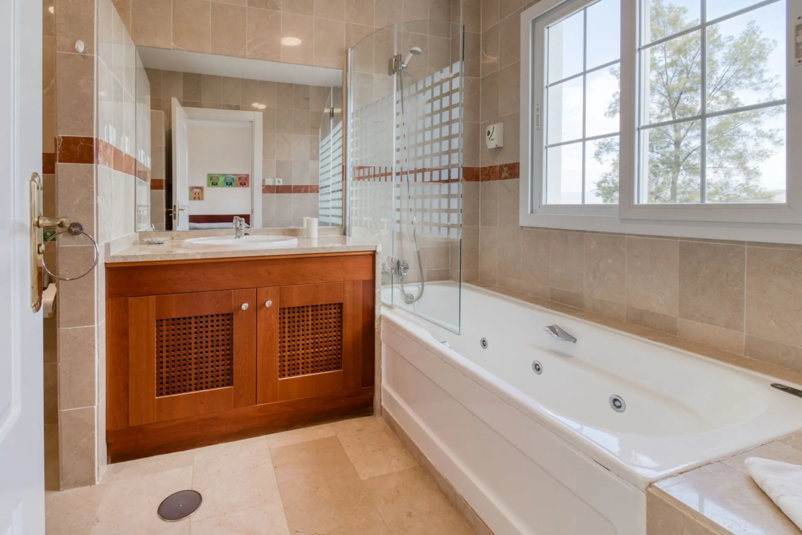 Very spacious home in the scenic Golf Resort near Malaga.