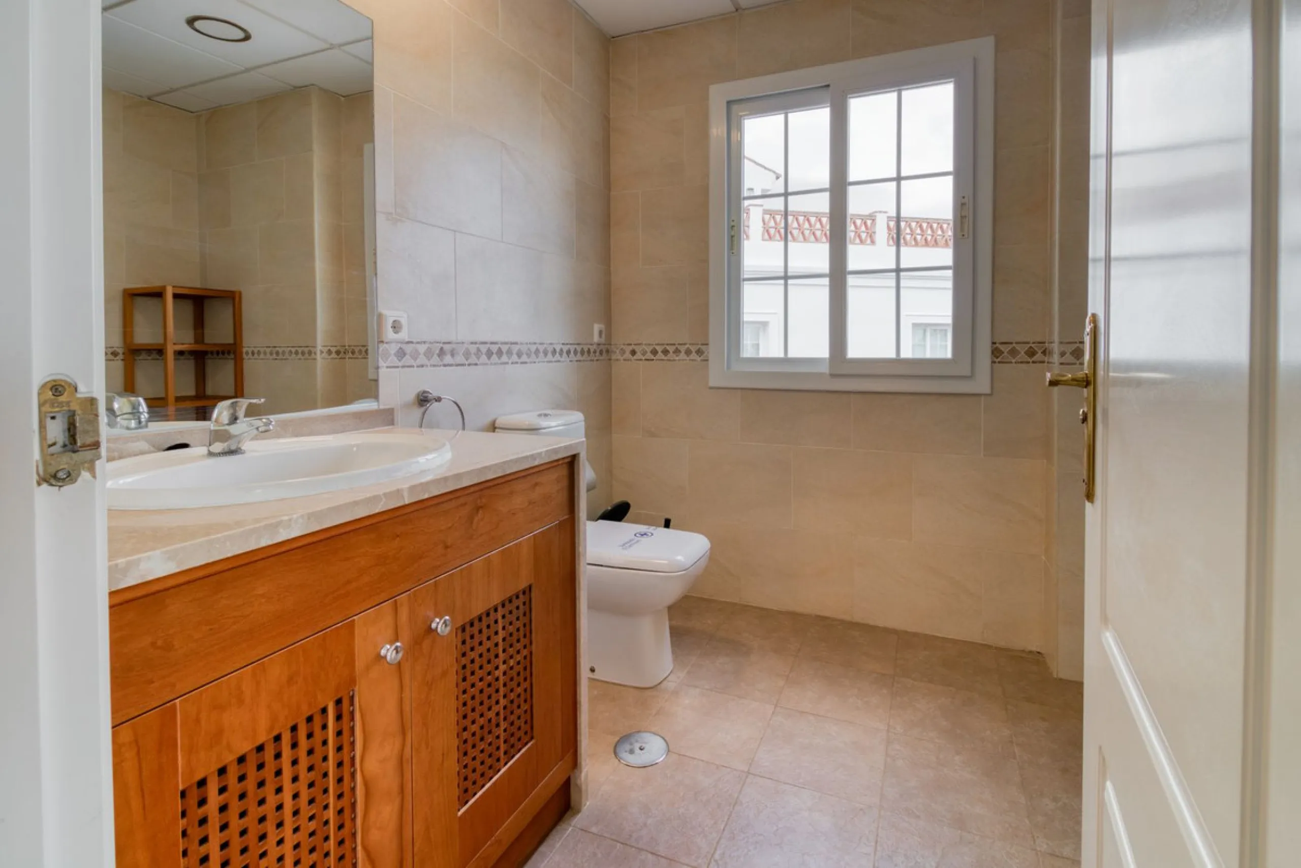 Very spacious home in the scenic Golf Resort near Malaga.