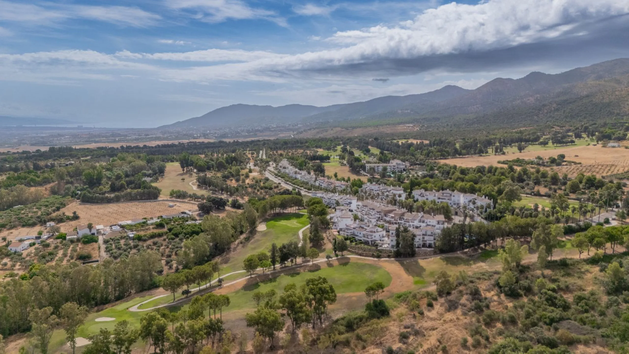 Very spacious home in the scenic Golf Resort near Malaga.