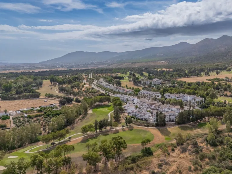 Very spacious home in the scenic Golf Resort near Malaga.