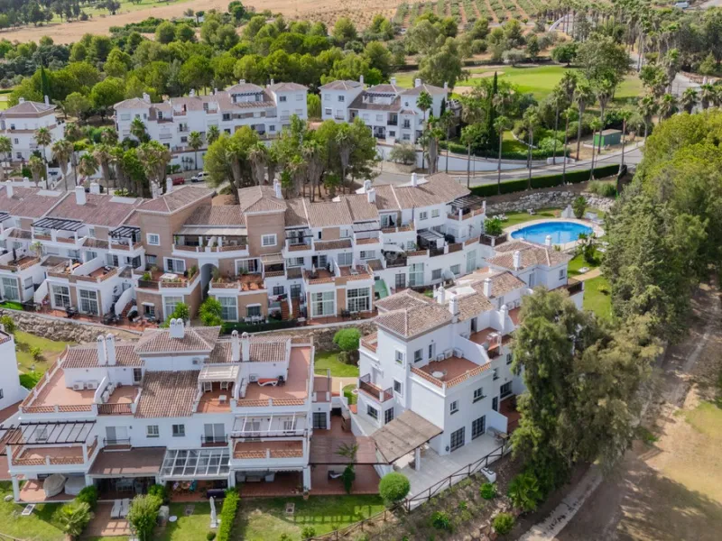 Very spacious home in the scenic Golf Resort near Malaga.
