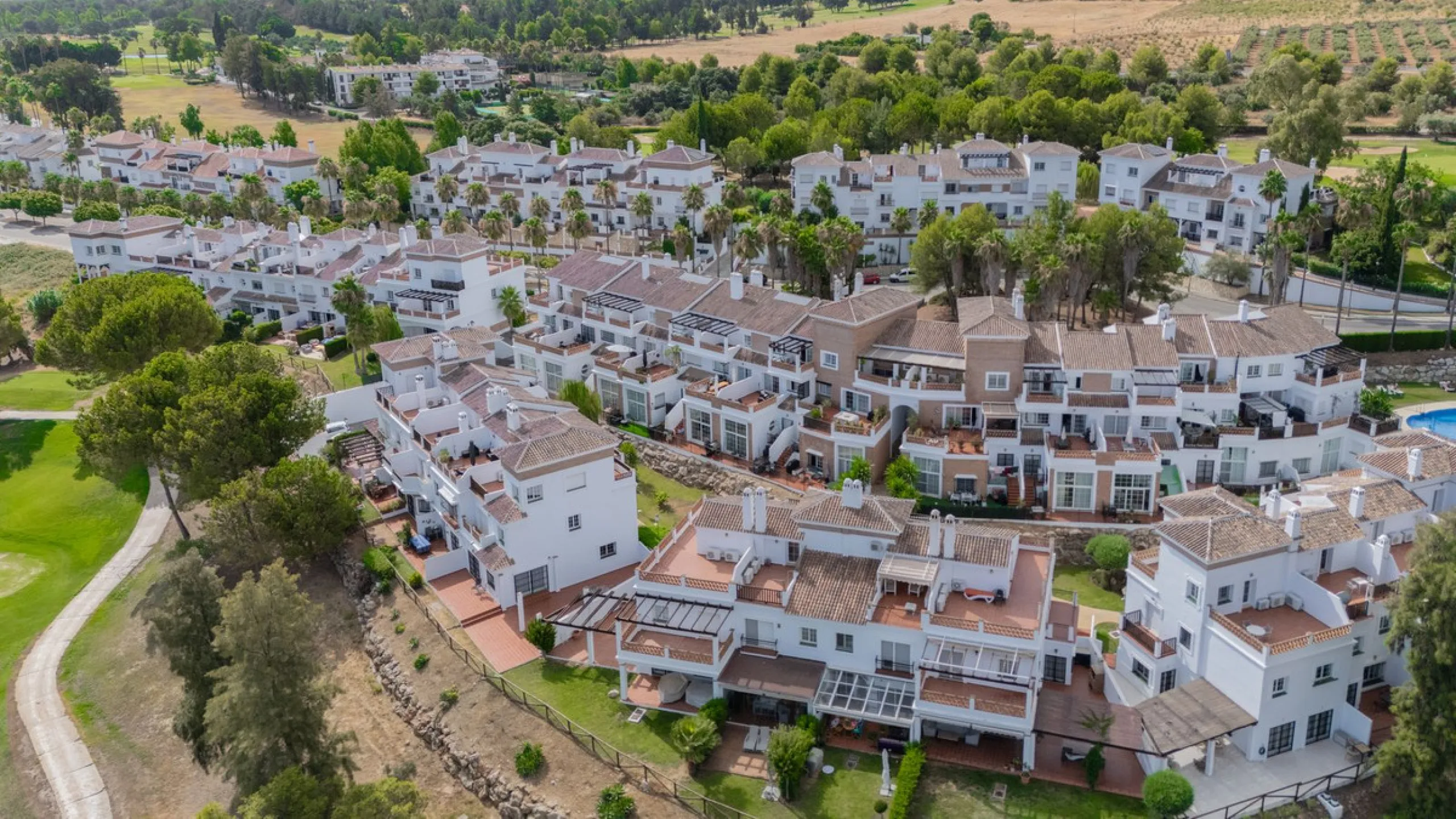 Very spacious home in the scenic Golf Resort near Malaga.