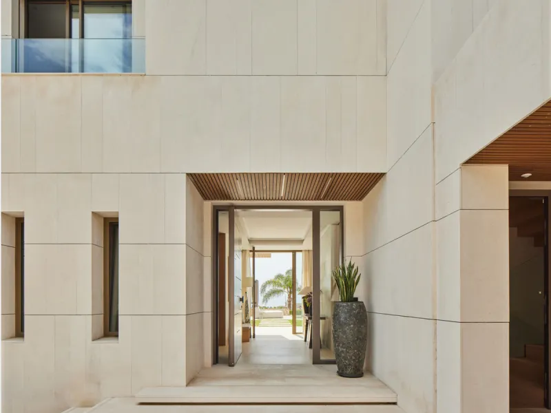 House - Detached Villa в продаже в Málaga, Málaga. В доме 5 спален и 8 ванных комнат. Площадь дома 361 м². Площадь участка 1710 м²