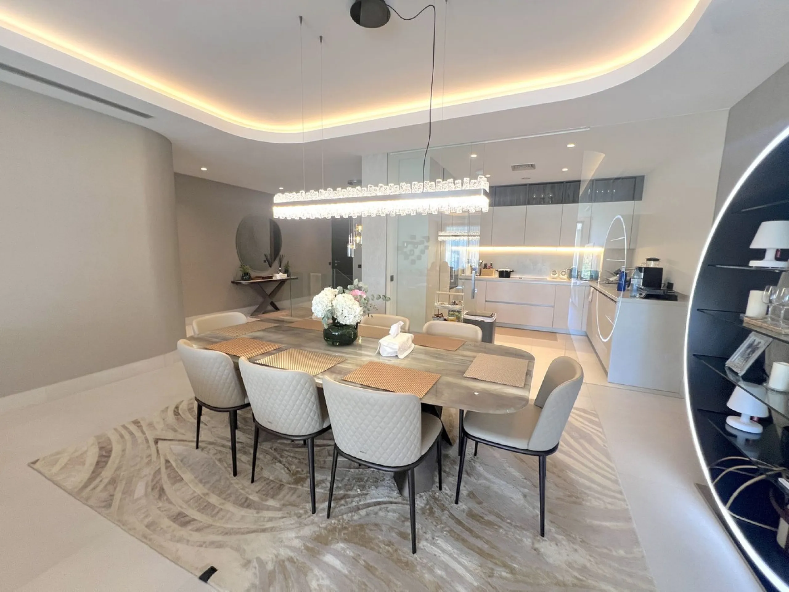 "EpicI is an extraordinary luxury development that offers not only a prime location and the finest facilities of an exclusive complex, but also an unmatched lifestyle of comfort and elegance. The community features four outdoor pools, tennis courts, a clu