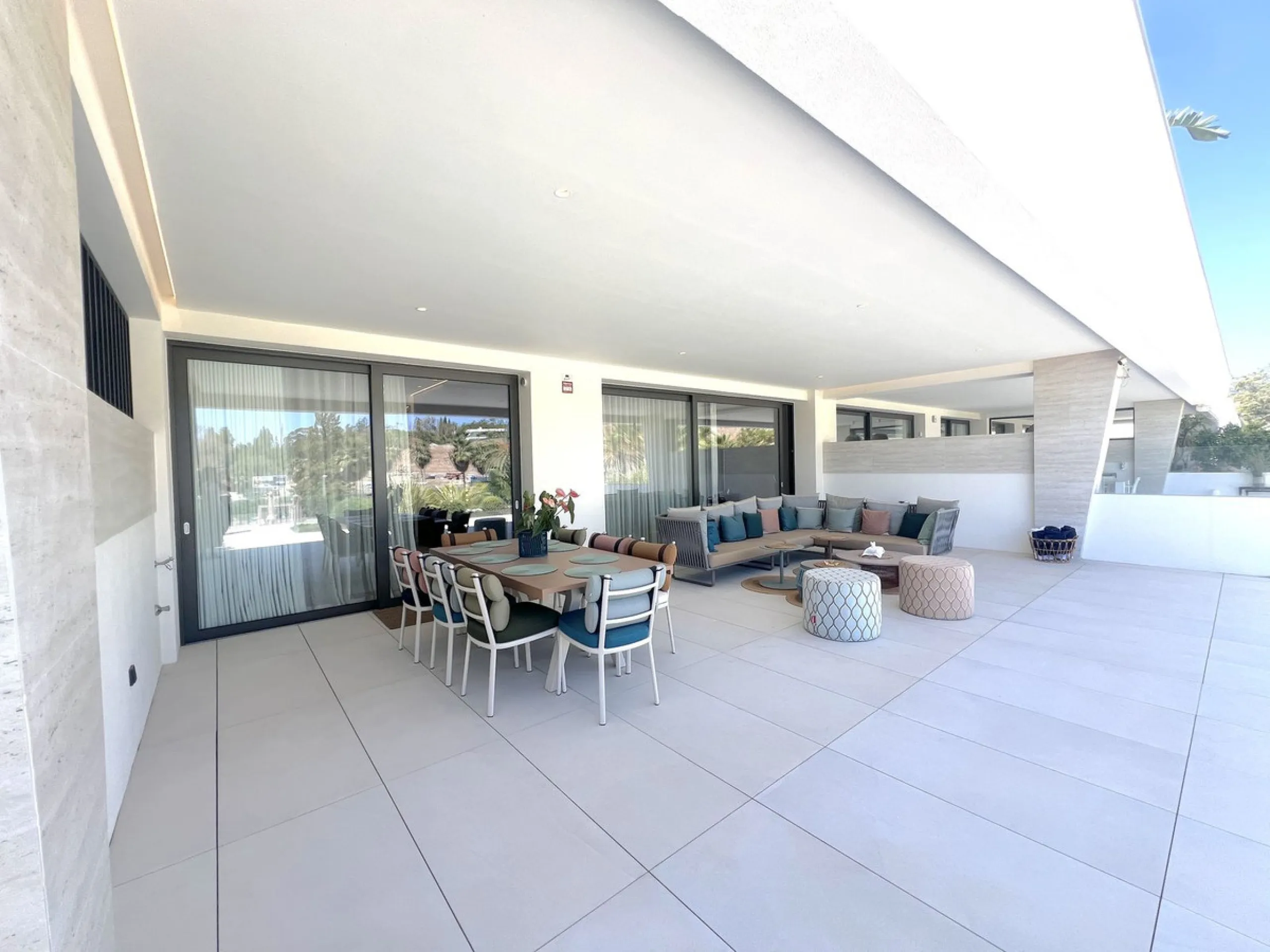 "EpicI is an extraordinary luxury development that offers not only a prime location and the finest facilities of an exclusive complex, but also an unmatched lifestyle of comfort and elegance. The community features four outdoor pools, tennis courts, a clu